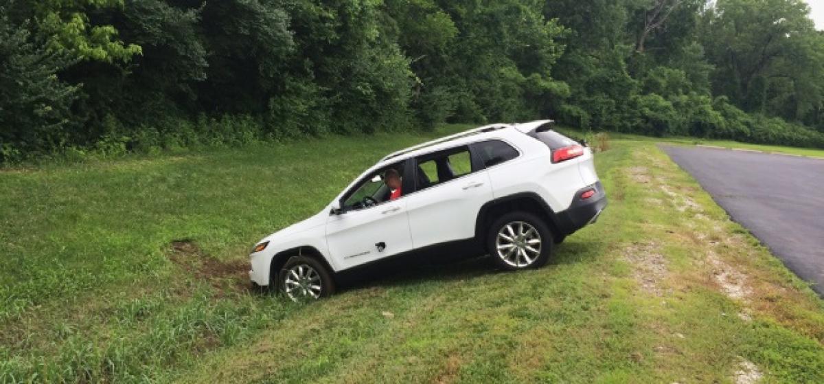 Una vulnerabilidad permite controlar un Jeep Cherokee de forma remota