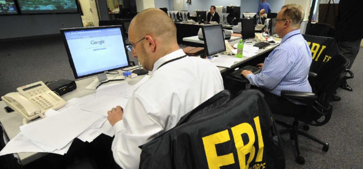 El director del FBI cuestiona las políticas de iOS y Android sobre encriptar datos