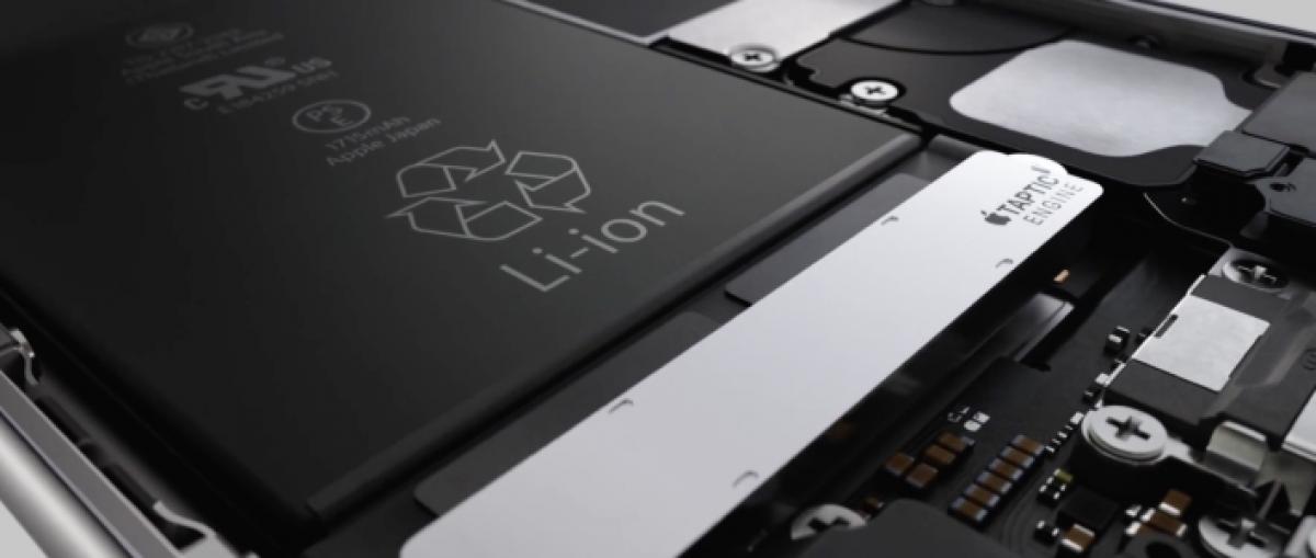 Apple confirma que alenta a los iPhones con baterías antiguas