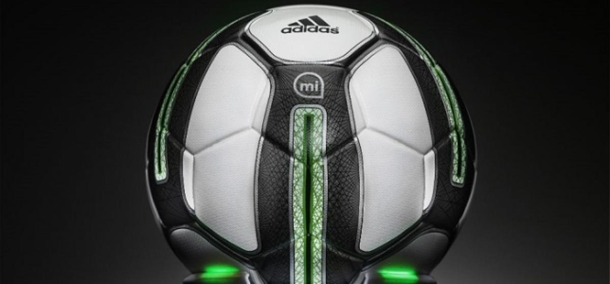 miCoach Smart Ball, un balón fútbol inteligente con app para smartphone
